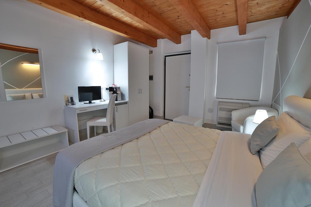 Villa Giulia Del Cavaliere Castrovillari Eksteriør bilde